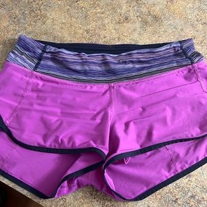 Lululemon Speedup shorts 2.5in inseam. Size 4